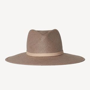 NWT Janessa Leone Valentine Hat